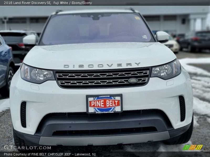 Fuji White / Ebony/Ebony 2018 Land Rover Discovery SE