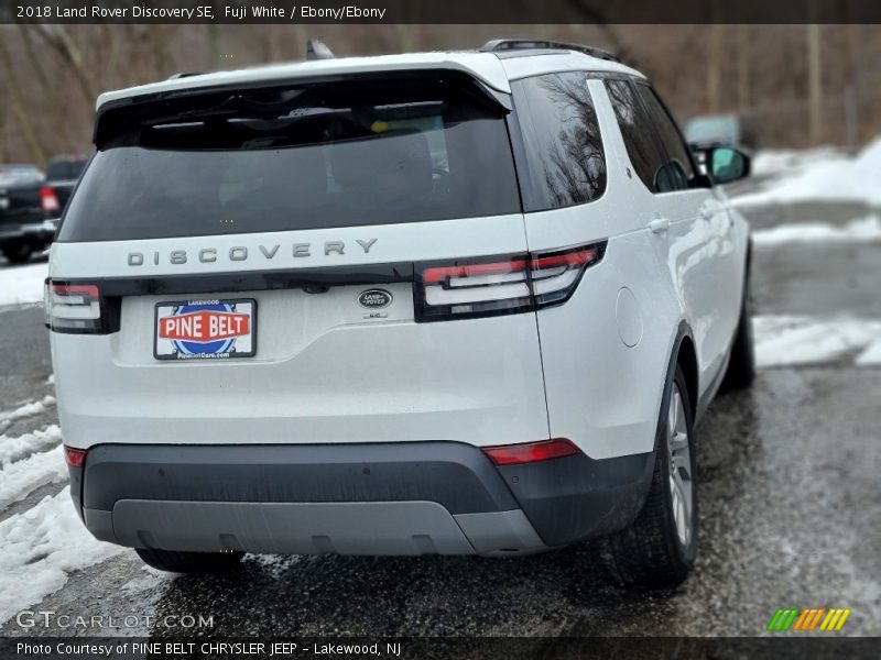 Fuji White / Ebony/Ebony 2018 Land Rover Discovery SE