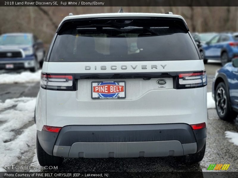 Fuji White / Ebony/Ebony 2018 Land Rover Discovery SE