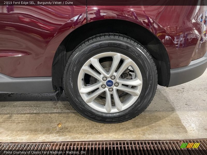 Burgundy Velvet / Dune 2019 Ford Edge SEL