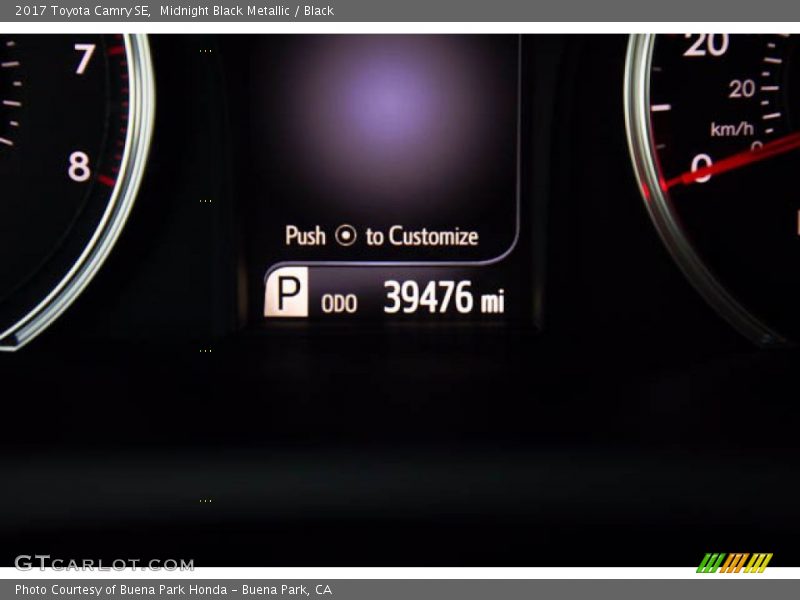 Midnight Black Metallic / Black 2017 Toyota Camry SE