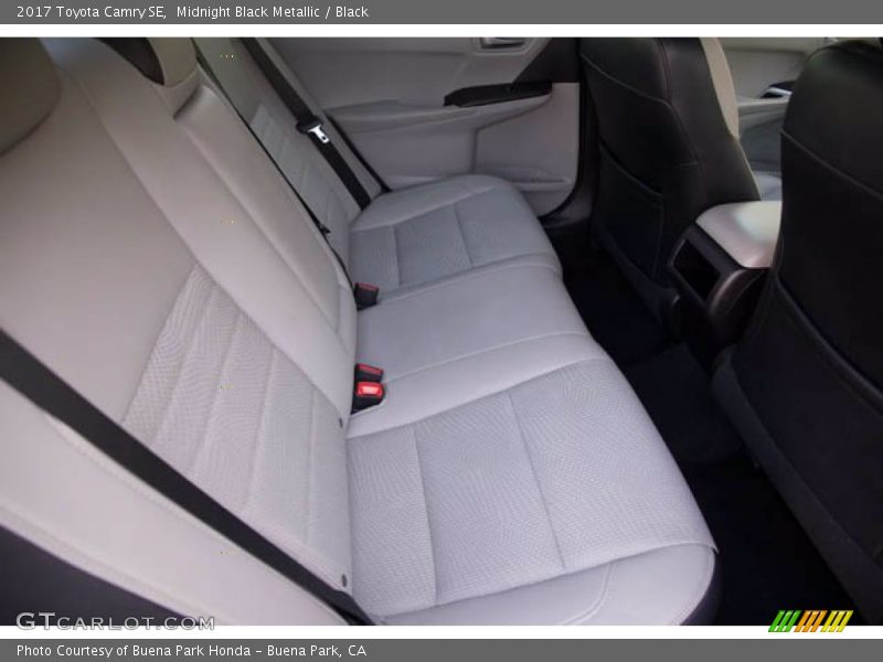 Midnight Black Metallic / Black 2017 Toyota Camry SE
