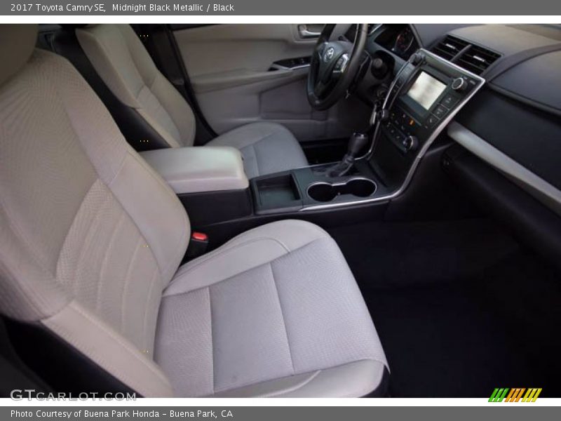 Midnight Black Metallic / Black 2017 Toyota Camry SE