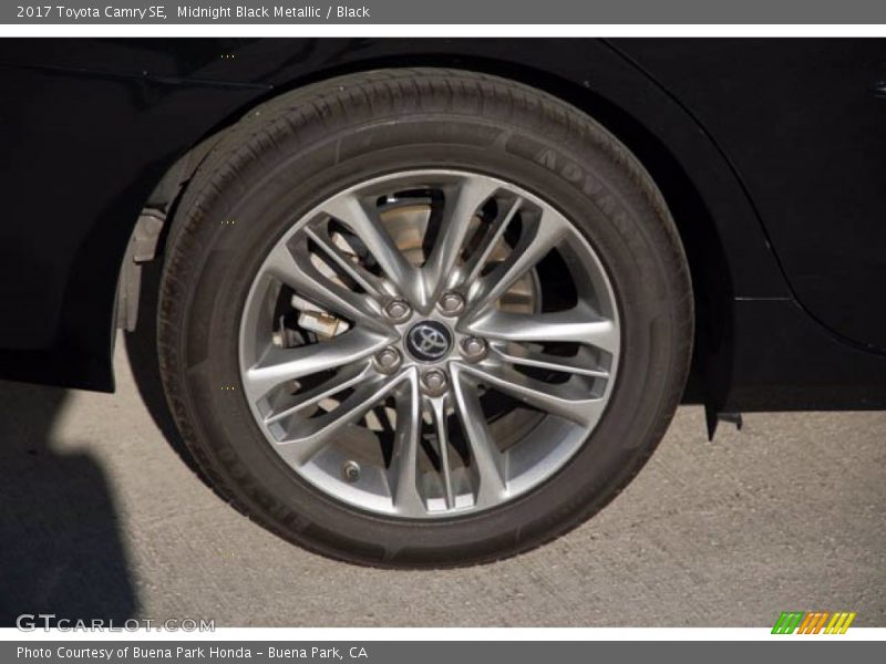 Midnight Black Metallic / Black 2017 Toyota Camry SE