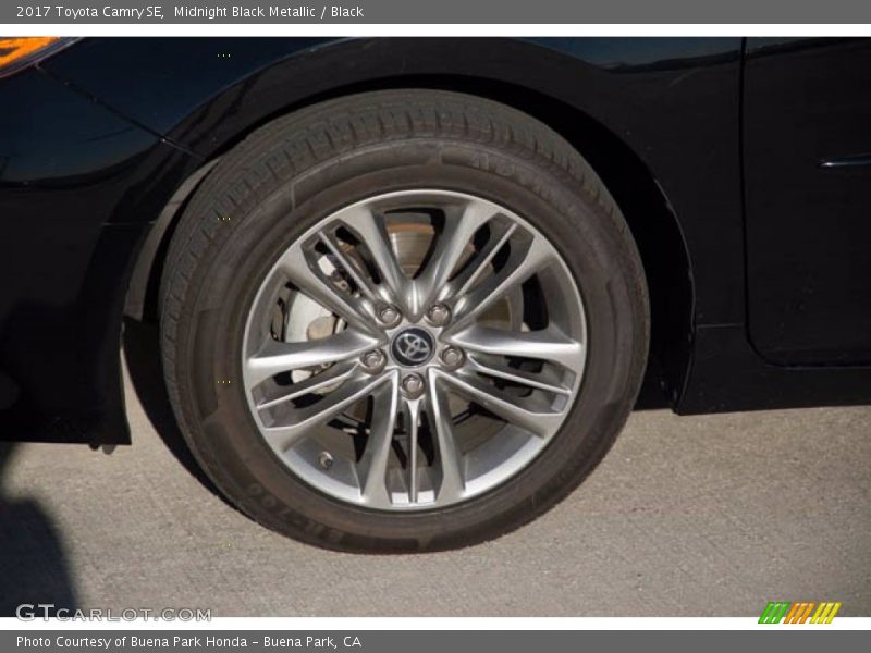 Midnight Black Metallic / Black 2017 Toyota Camry SE