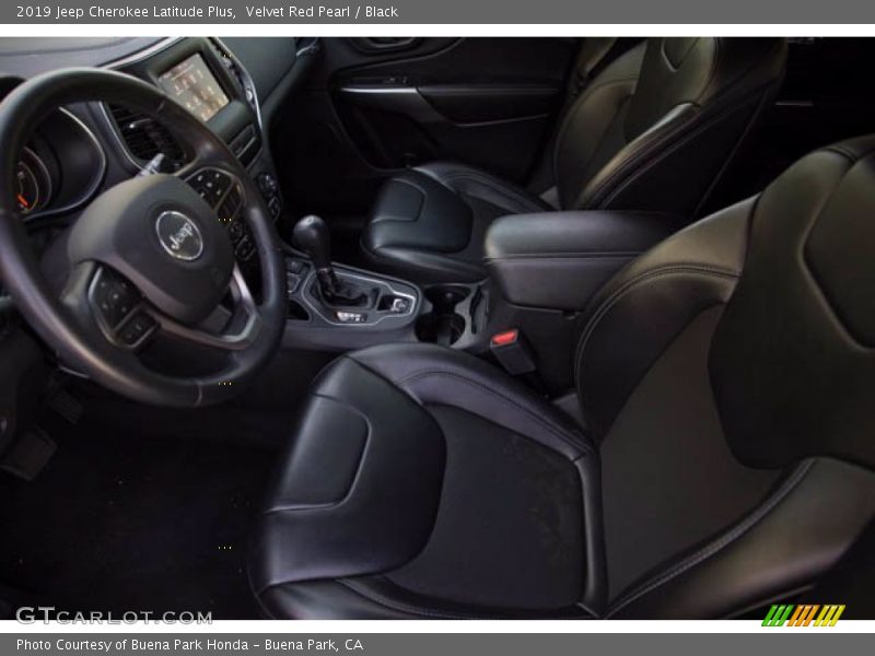Velvet Red Pearl / Black 2019 Jeep Cherokee Latitude Plus