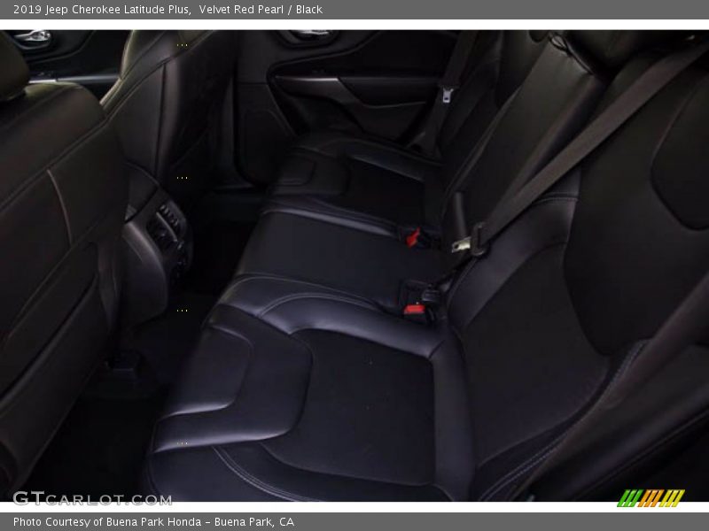 Velvet Red Pearl / Black 2019 Jeep Cherokee Latitude Plus