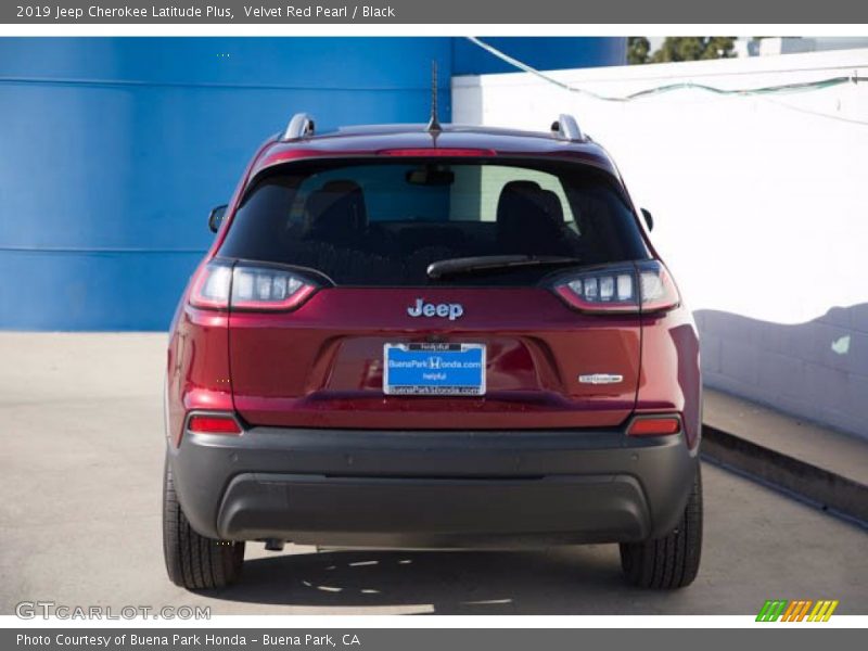 Velvet Red Pearl / Black 2019 Jeep Cherokee Latitude Plus