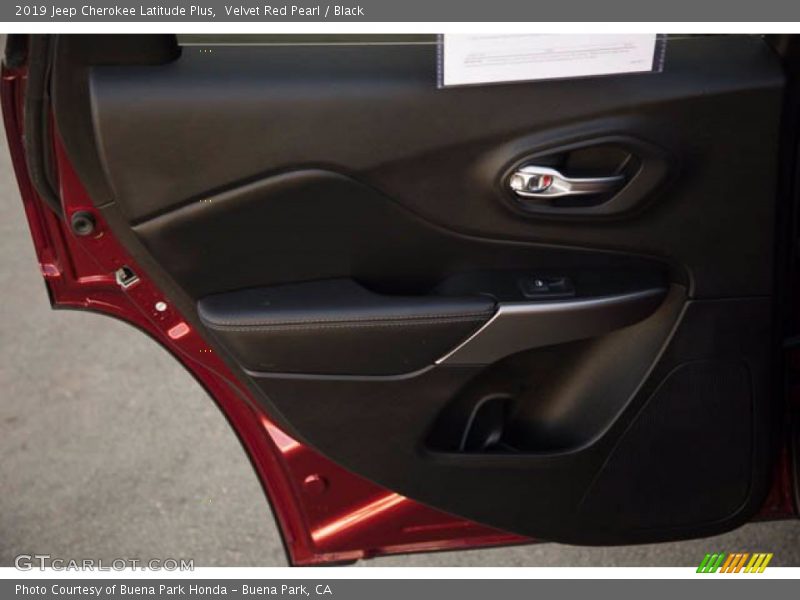 Velvet Red Pearl / Black 2019 Jeep Cherokee Latitude Plus