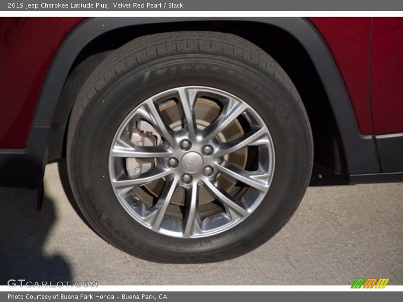 Velvet Red Pearl / Black 2019 Jeep Cherokee Latitude Plus