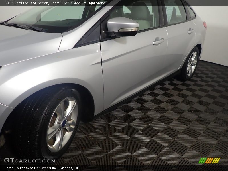 Ingot Silver / Medium Light Stone 2014 Ford Focus SE Sedan