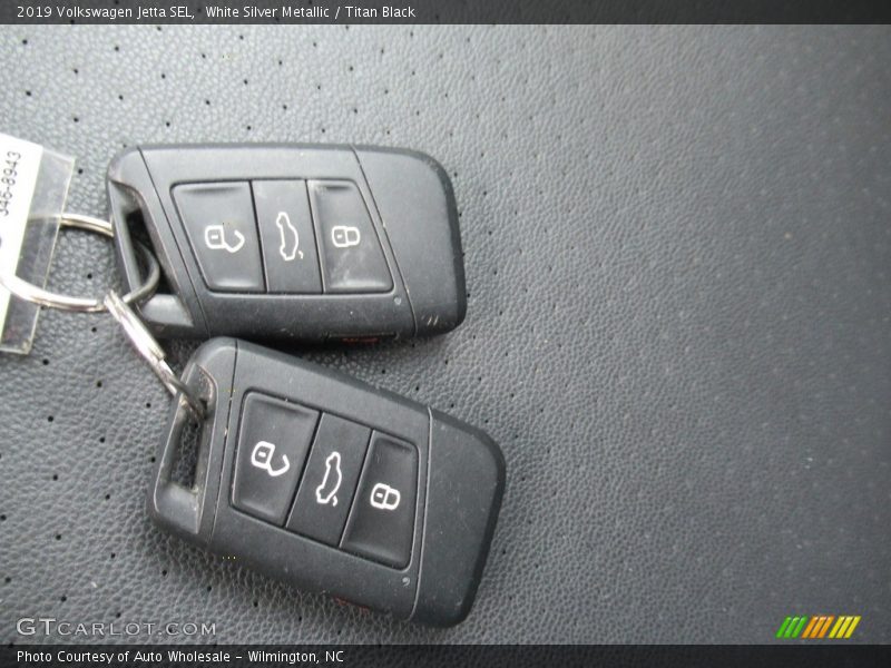 White Silver Metallic / Titan Black 2019 Volkswagen Jetta SEL