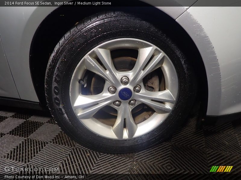 Ingot Silver / Medium Light Stone 2014 Ford Focus SE Sedan