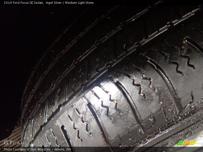 Ingot Silver / Medium Light Stone 2014 Ford Focus SE Sedan