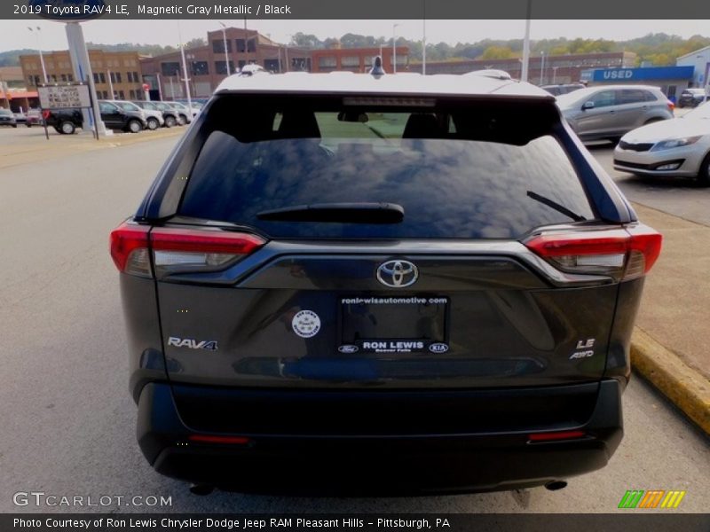 Magnetic Gray Metallic / Black 2019 Toyota RAV4 LE