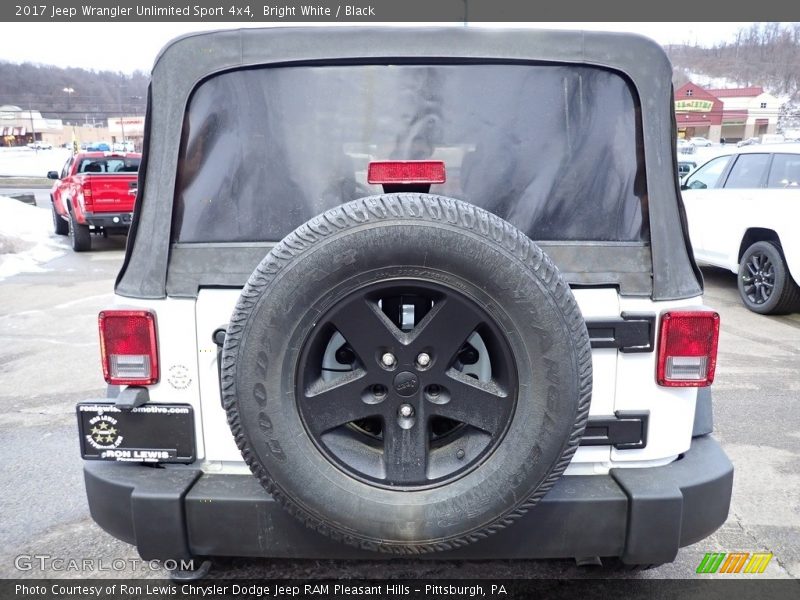 Bright White / Black 2017 Jeep Wrangler Unlimited Sport 4x4