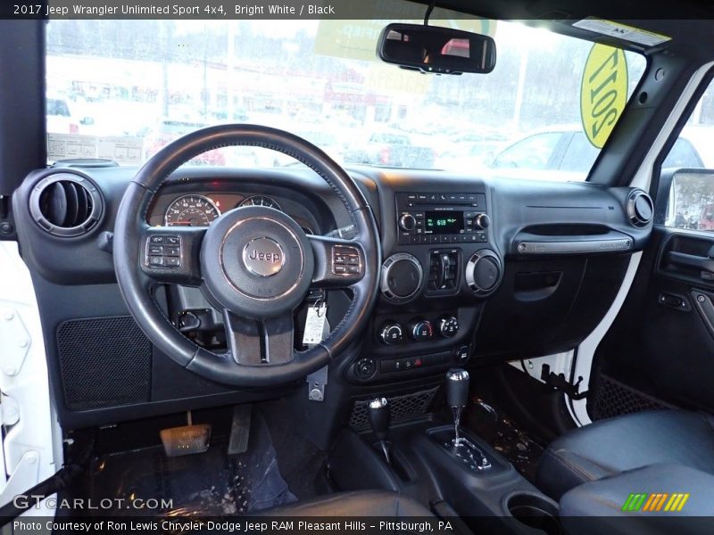 Bright White / Black 2017 Jeep Wrangler Unlimited Sport 4x4