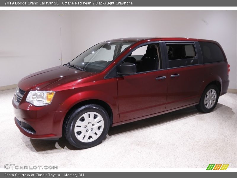 Octane Red Pearl / Black/Light Graystone 2019 Dodge Grand Caravan SE