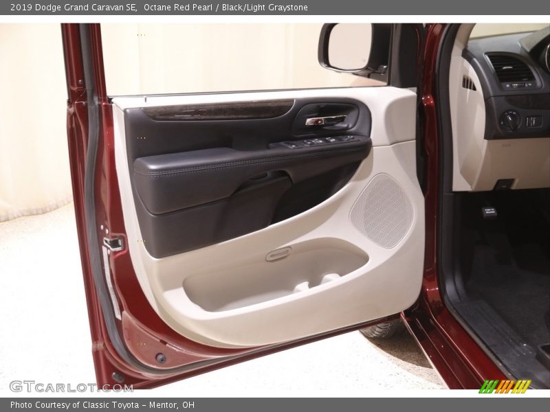 Octane Red Pearl / Black/Light Graystone 2019 Dodge Grand Caravan SE