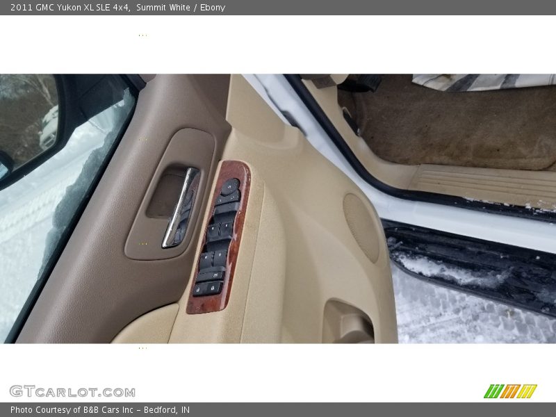 Summit White / Ebony 2011 GMC Yukon XL SLE 4x4