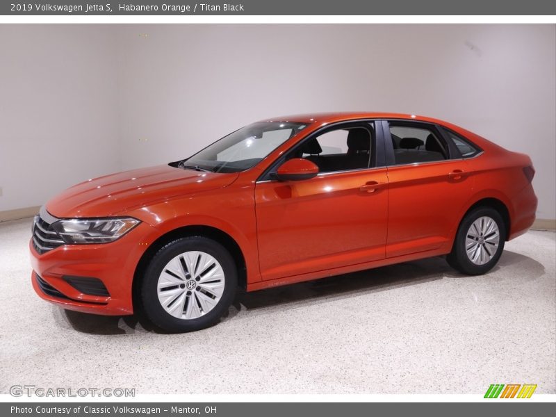 Front 3/4 View of 2019 Jetta S