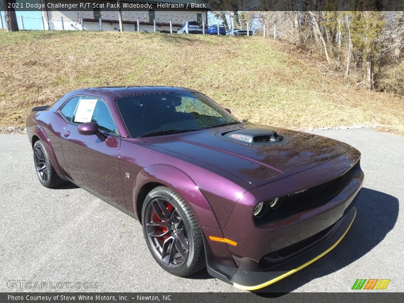 Front 3/4 View of 2021 Challenger R/T Scat Pack Widebody