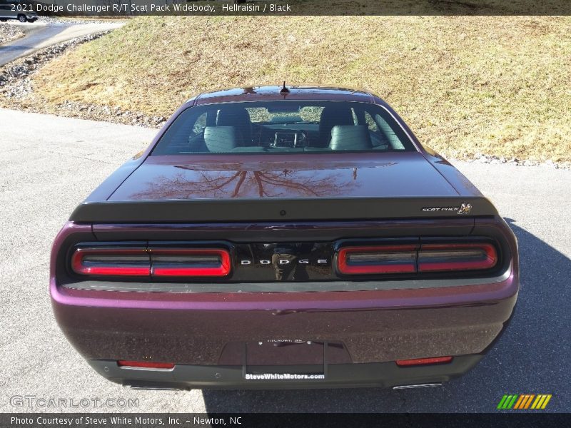 Hellraisin / Black 2021 Dodge Challenger R/T Scat Pack Widebody