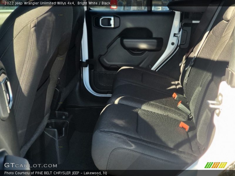 Bright White / Black 2022 Jeep Wrangler Unlimited Willys 4x4