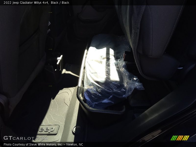 Black / Black 2022 Jeep Gladiator Willys 4x4