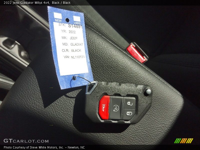 Black / Black 2022 Jeep Gladiator Willys 4x4