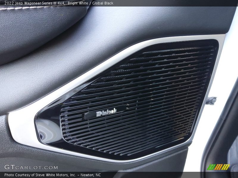 Bright White / Global Black 2022 Jeep Wagoneer Series III 4x4