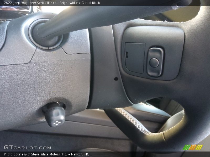 Bright White / Global Black 2022 Jeep Wagoneer Series III 4x4