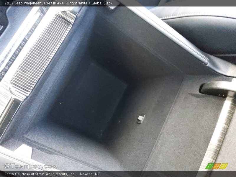 Bright White / Global Black 2022 Jeep Wagoneer Series III 4x4