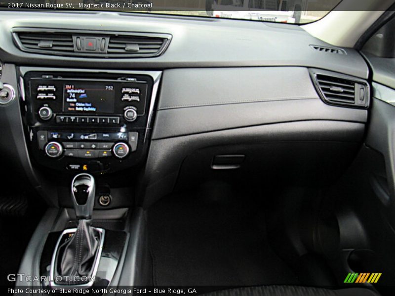 Dashboard of 2017 Rogue SV