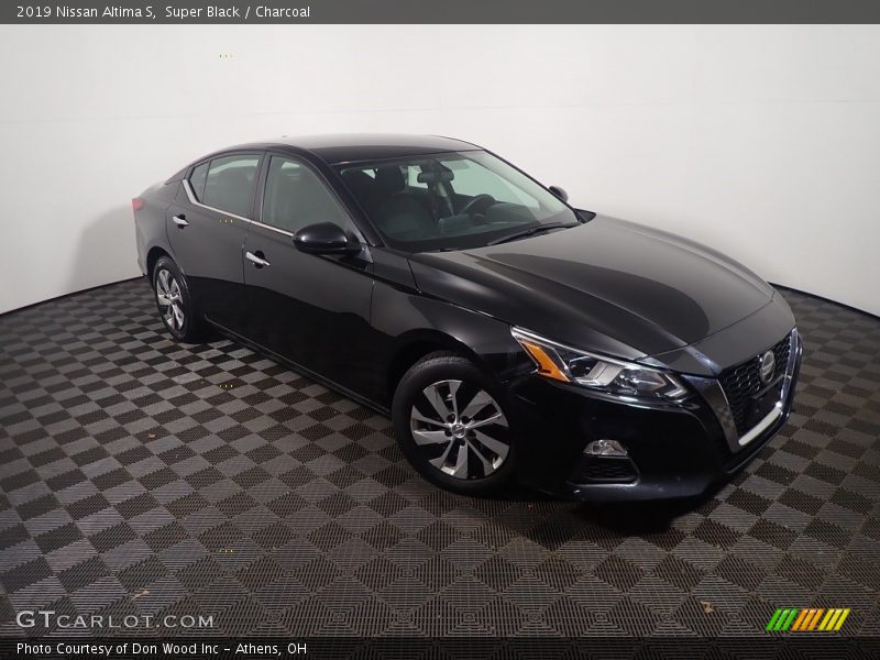 Super Black / Charcoal 2019 Nissan Altima S