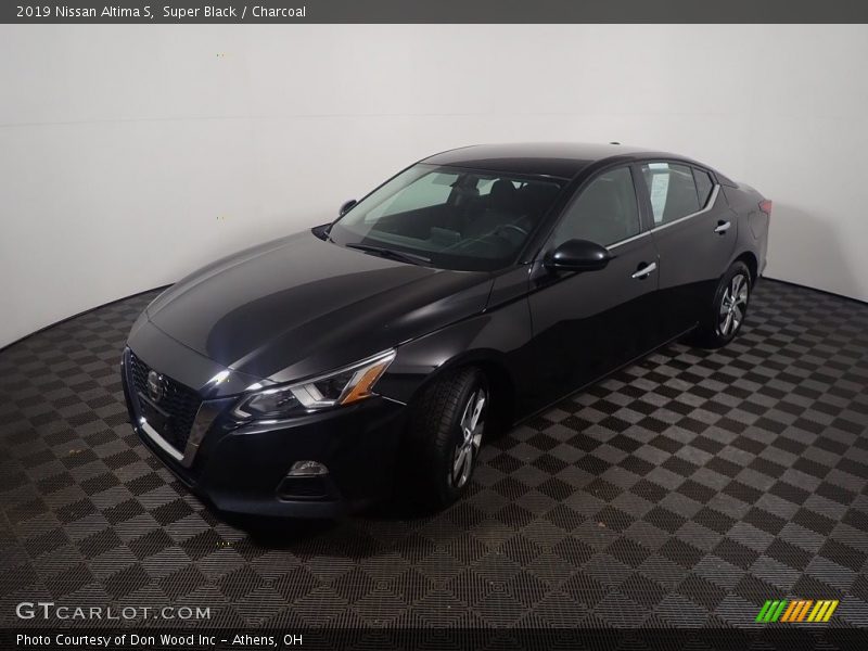 Super Black / Charcoal 2019 Nissan Altima S