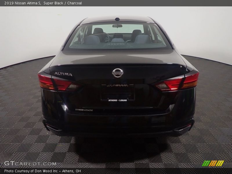 Super Black / Charcoal 2019 Nissan Altima S