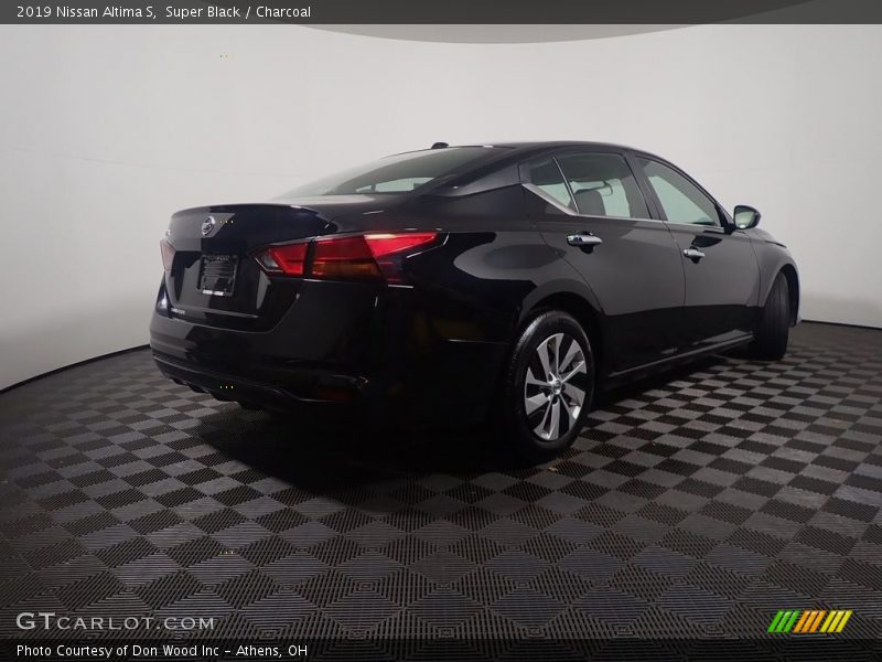 Super Black / Charcoal 2019 Nissan Altima S