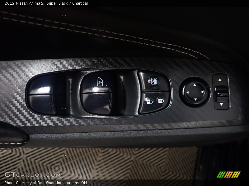 Super Black / Charcoal 2019 Nissan Altima S