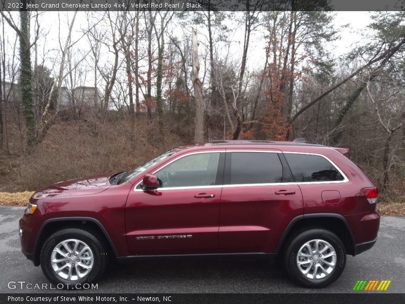  2022 Grand Cherokee Laredo 4x4 Velvet Red Pearl