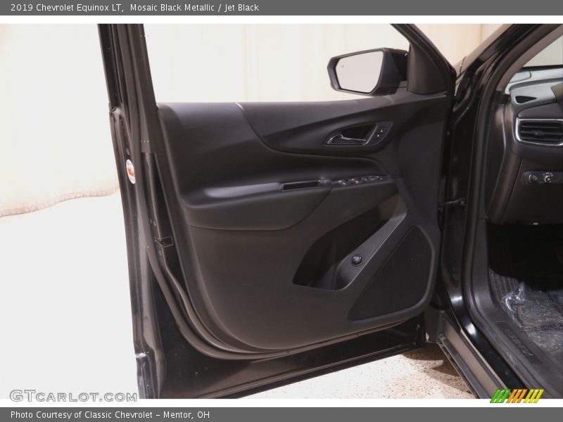 Mosaic Black Metallic / Jet Black 2019 Chevrolet Equinox LT
