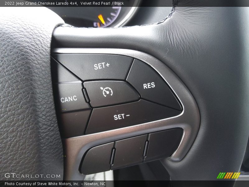  2022 Grand Cherokee Laredo 4x4 Steering Wheel