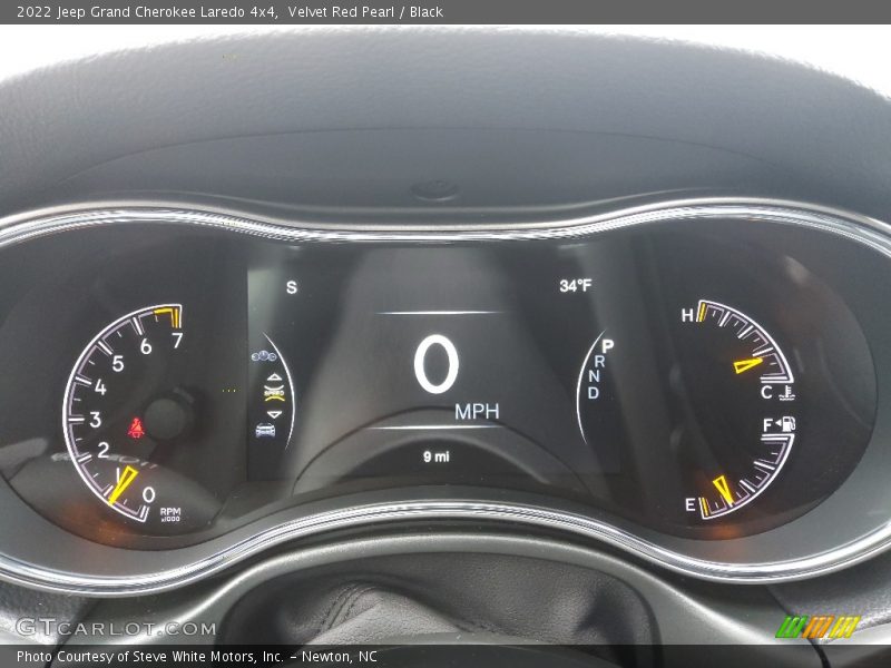  2022 Grand Cherokee Laredo 4x4 Laredo 4x4 Gauges