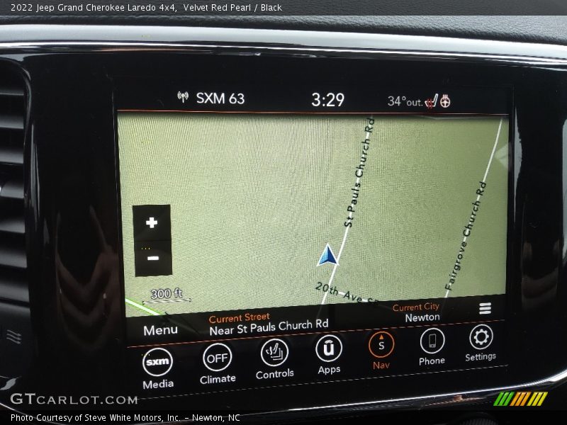 Navigation of 2022 Grand Cherokee Laredo 4x4