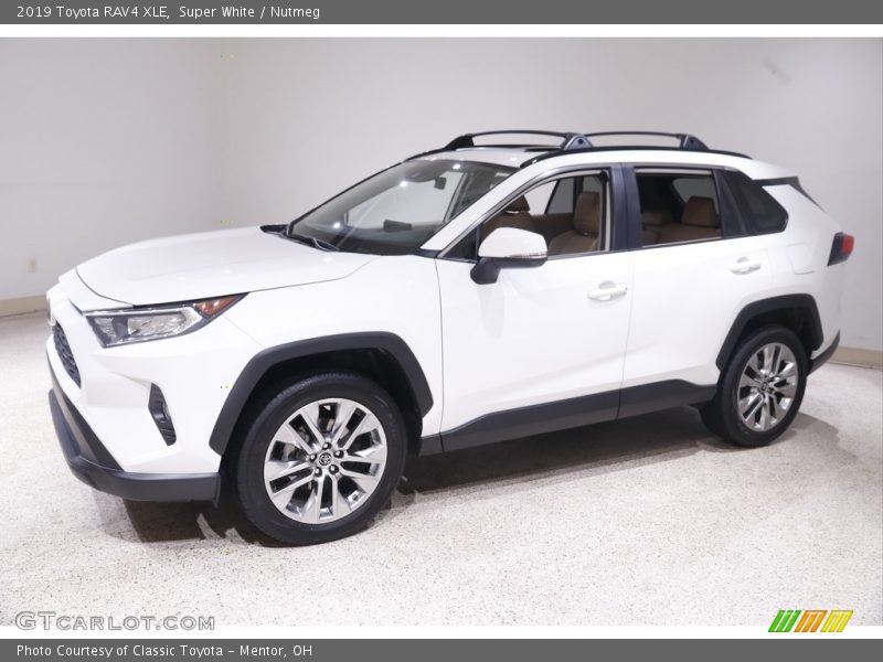  2019 RAV4 XLE Super White