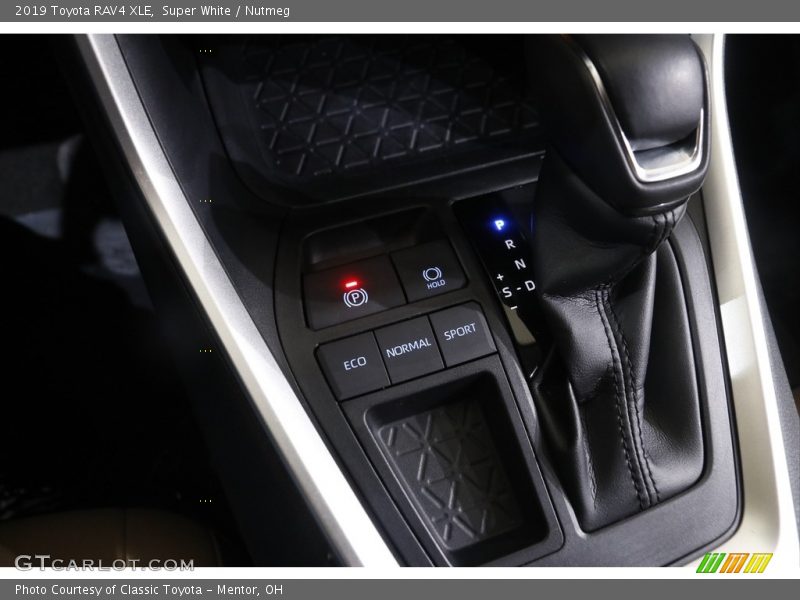  2019 RAV4 XLE 8 Speed ECT-i Automatic Shifter