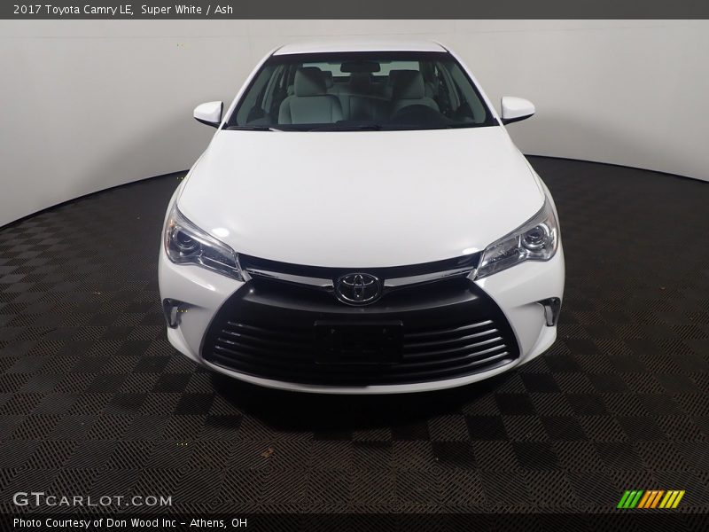 Super White / Ash 2017 Toyota Camry LE