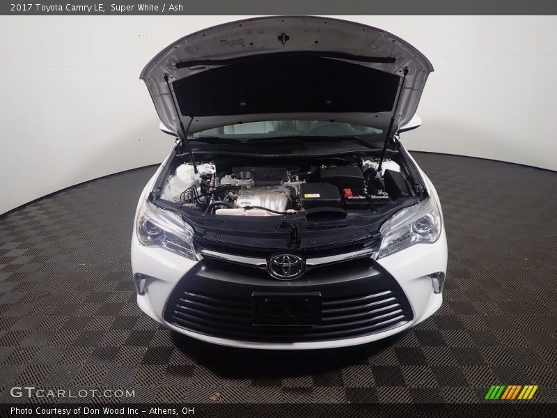 Super White / Ash 2017 Toyota Camry LE