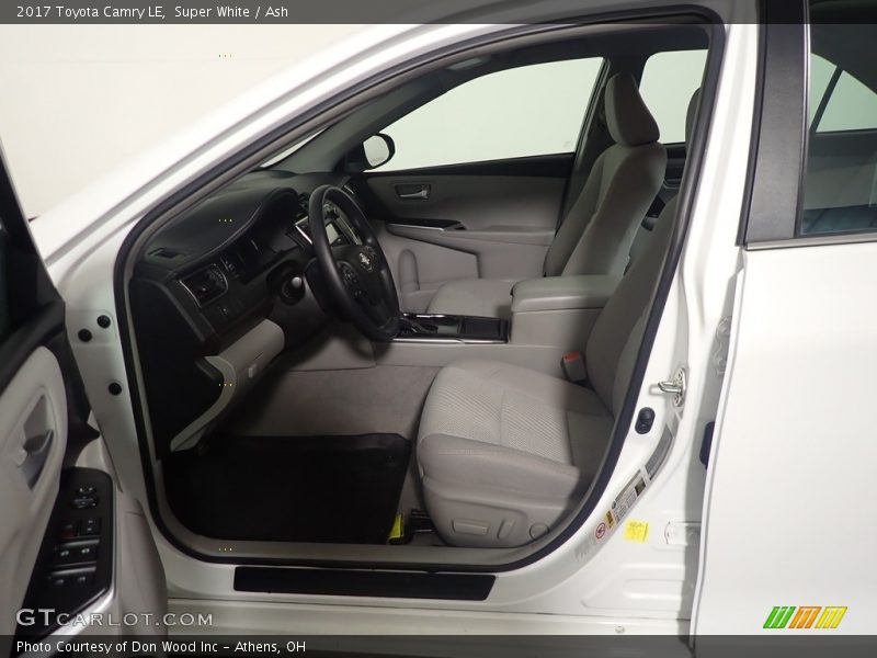 Super White / Ash 2017 Toyota Camry LE
