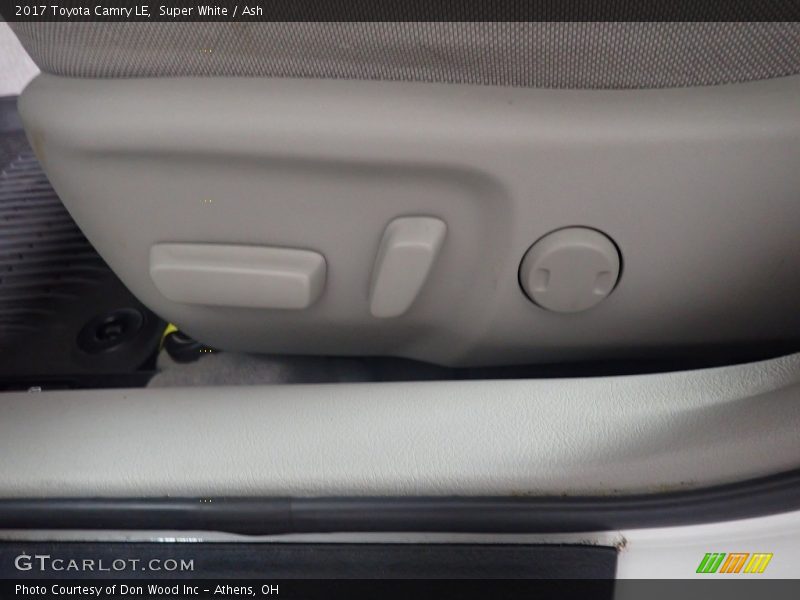 Super White / Ash 2017 Toyota Camry LE